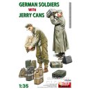 1:35 German Soldiers w/Jerry Cans